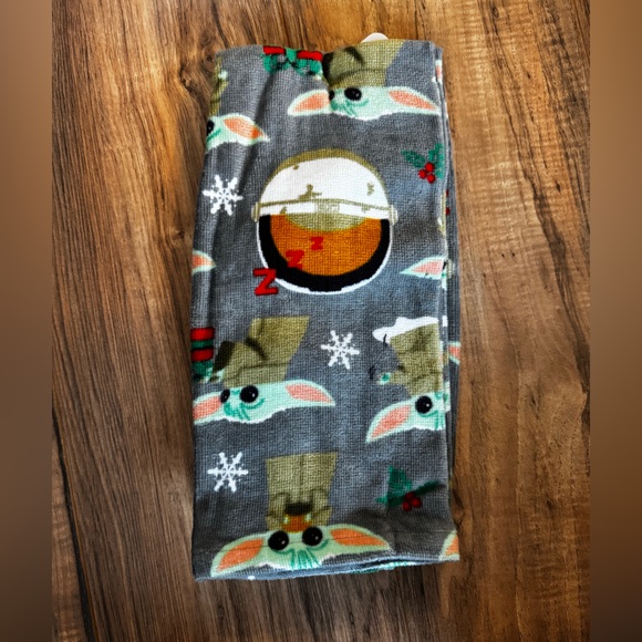 2 Pack Star Wars Grogu Hand Towels - Picture 2 of 2